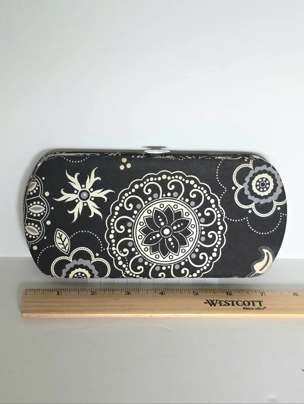 Thirty-one Black Floral Pattern Hard Case Women's Clutch Wallet